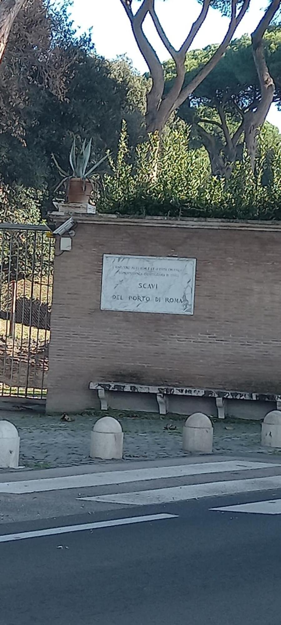 A Santy'S Rooms-Bagnocondiviso Sharedboth Room2Piano-No Lift-3Chilom A Piedi Xaeroporto-A Pagamento Shuttle Air Condizextra Bed Extrabed For A Fee-3 Minuti Bus Xfieradiroma-10 Minutes Stop Bus To Rome In50 Minutes Trafficpermitting Are You To Rome Fiumicino Eksteriør bilde